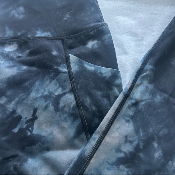 Surface Pocket Legging - Picture 5 of 6